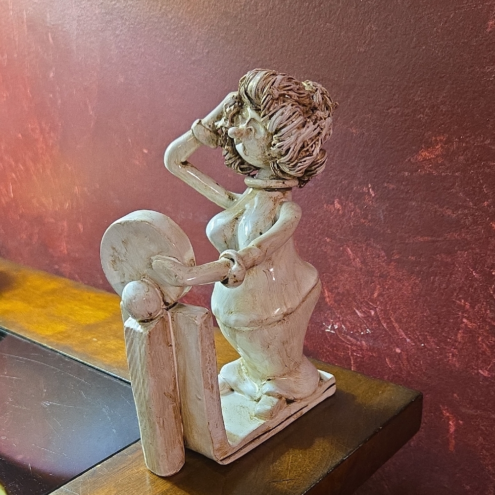 Pre-owned - Vtg - Signed w/o Tag - Dino Bencini "Lady On Scale" Figurine - Italy